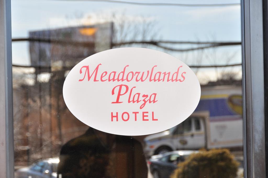Meadowlands Plaza Hotel Secaucus Dış mekan fotoğraf